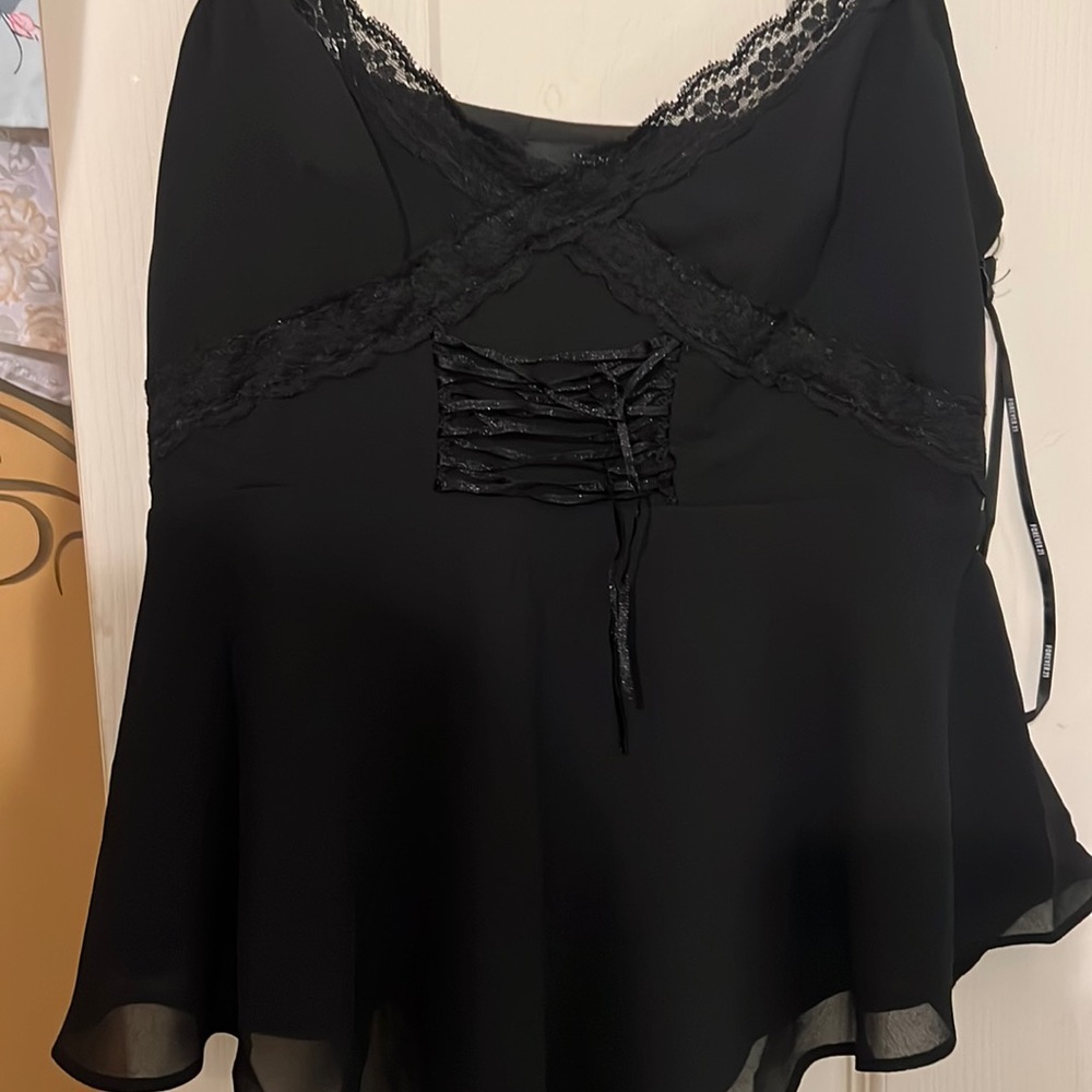 Lace black top